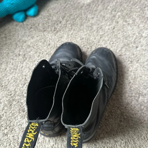 Doc Marten’s 6” Black Leather Lace-Up Boots - Picture 8 of 10